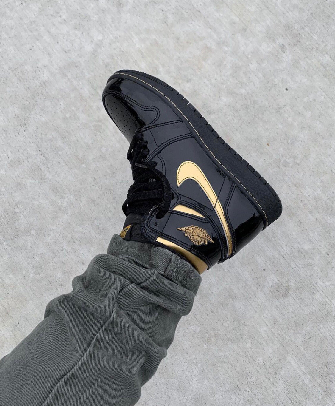 GLM - AJ1 High Black Gold