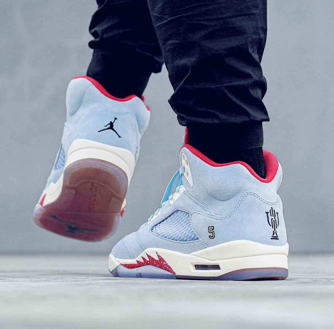 GLM - AJ5 Trophy Room joint name