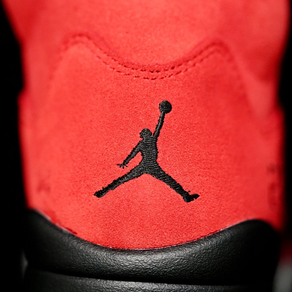 GLM - AJ5 Angry Bull
