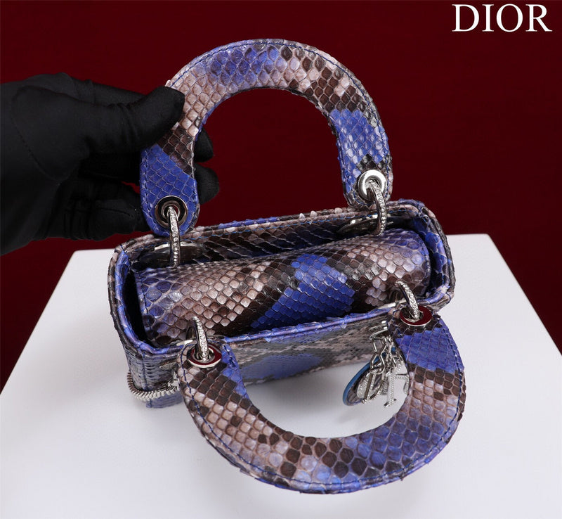 GLM - Dir Bags - 1703