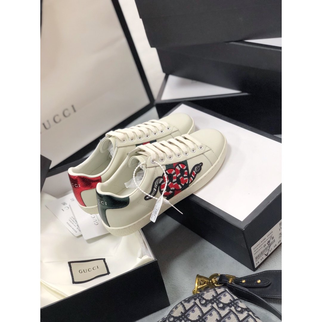 GLM-GCI Embroidered  Ace Sneaker 080