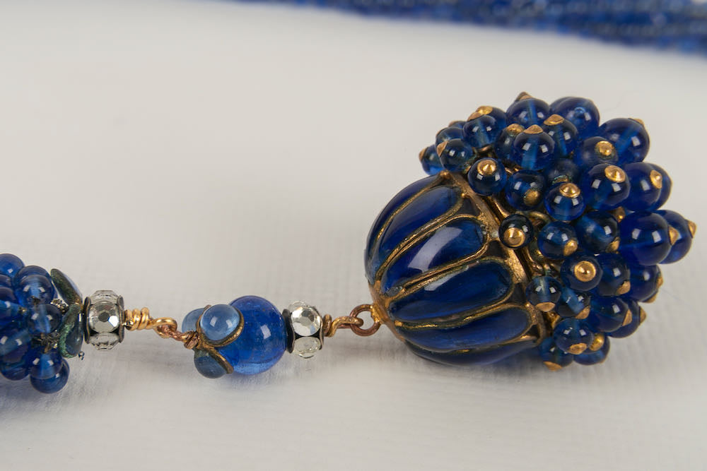 Collier en verre ancien