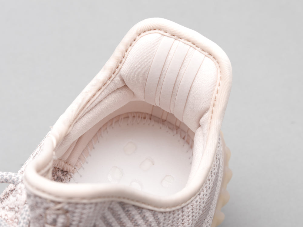 GLM - Yzy 350 Light Pink Sneaker