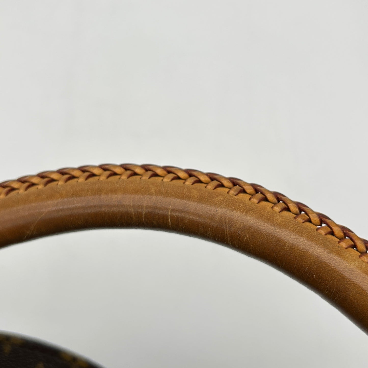 Louis Vuitton Artsy MM YVEAE504