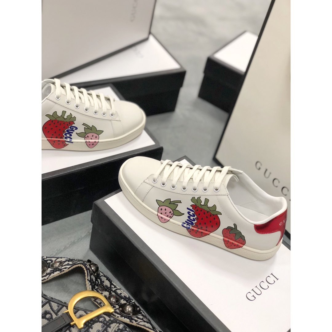 GLM-GCI ACE STRAWBERRY MIRROR Sneaker 085