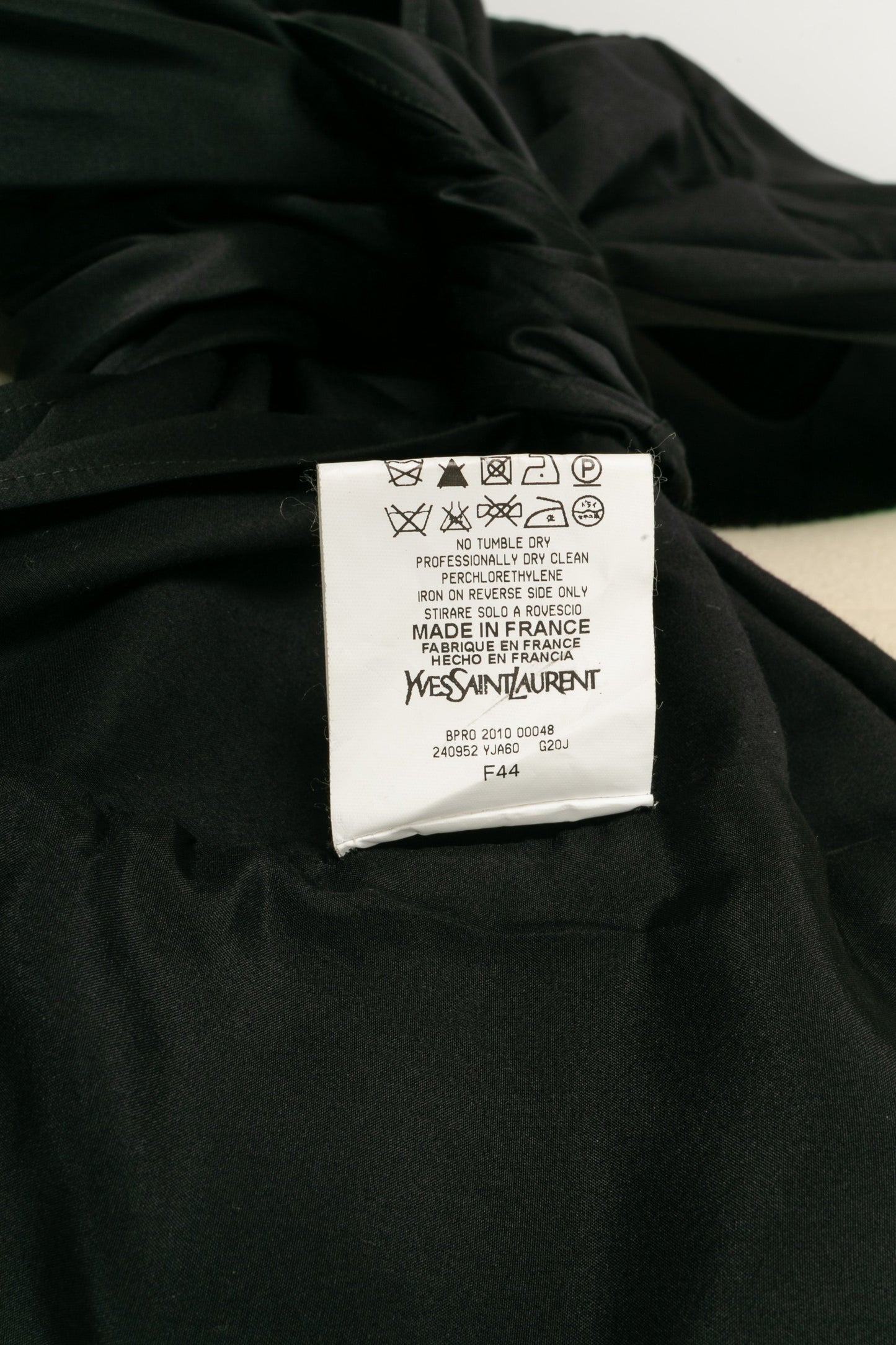 Haut noir Yves Saint Laurent