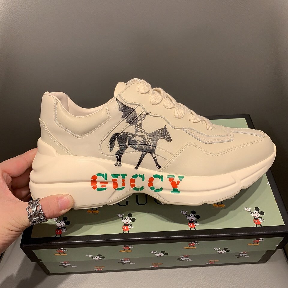 GLM-GCI  RHYTON SNEAKER WITH RIDE A HORSE 132