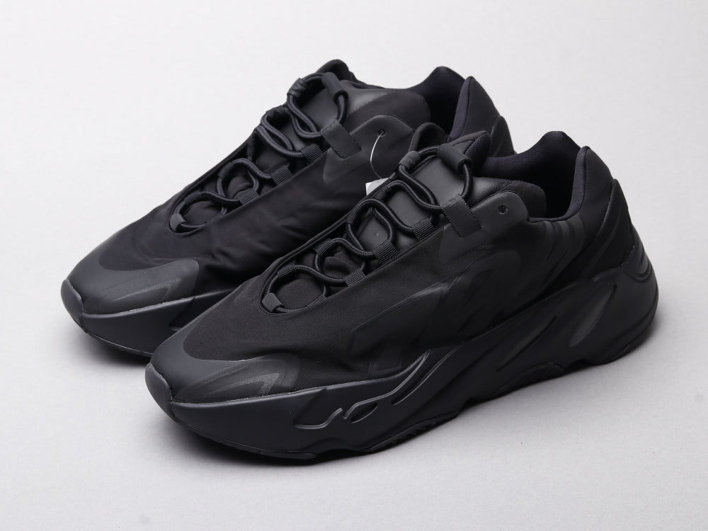 GLM - Yzy 700 Dark Glow Sneaker