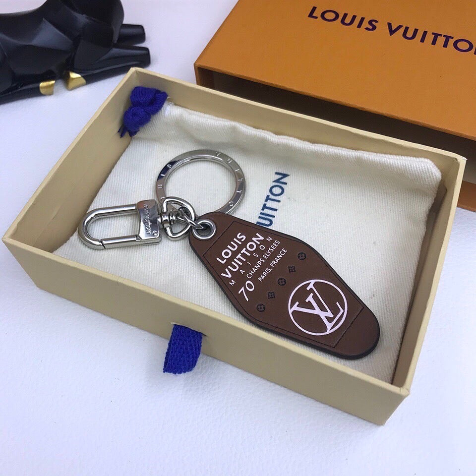 GLM - Top Quality Keychains LUV 008