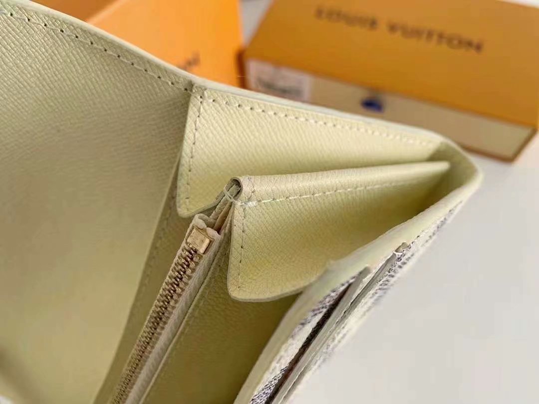GLM - Top Quality Wallet LUV 138