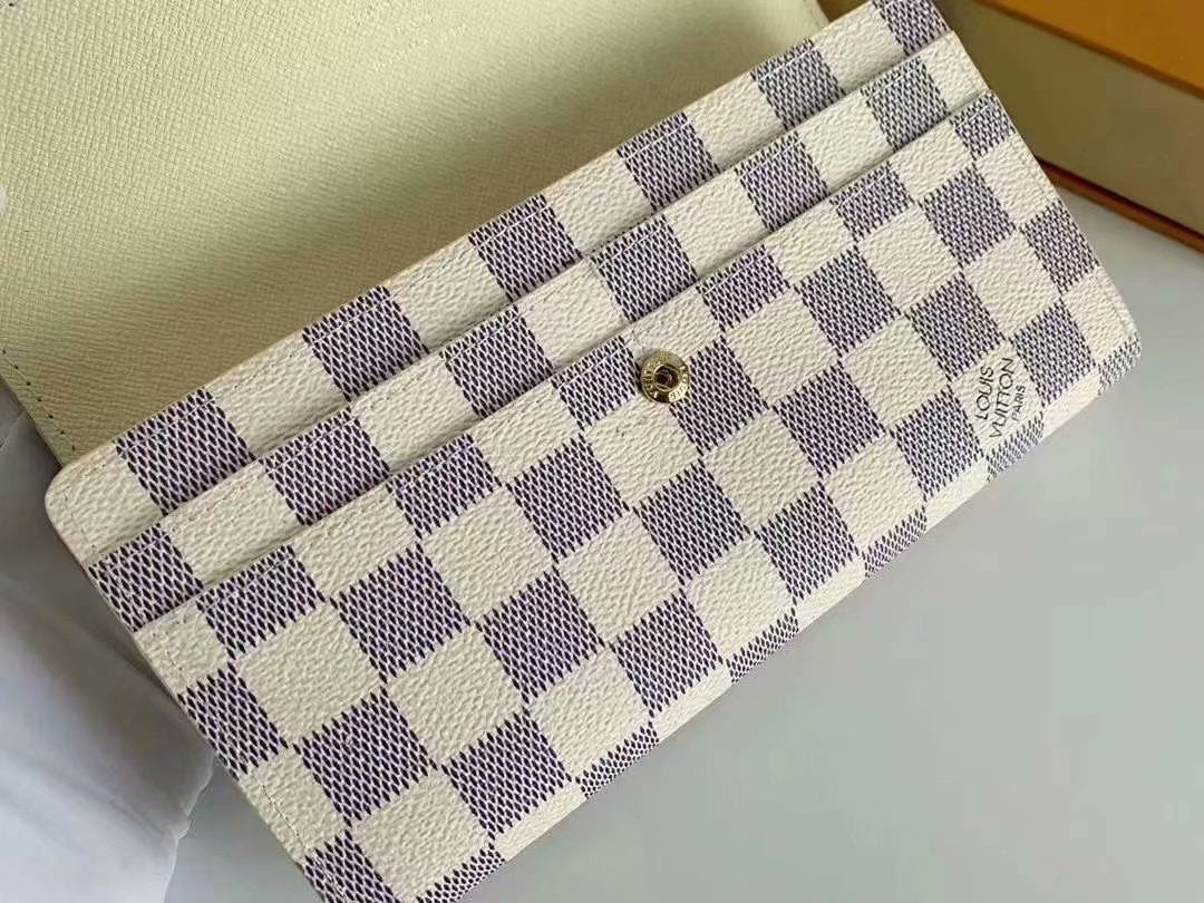 GLM - Top Quality Wallet LUV 138