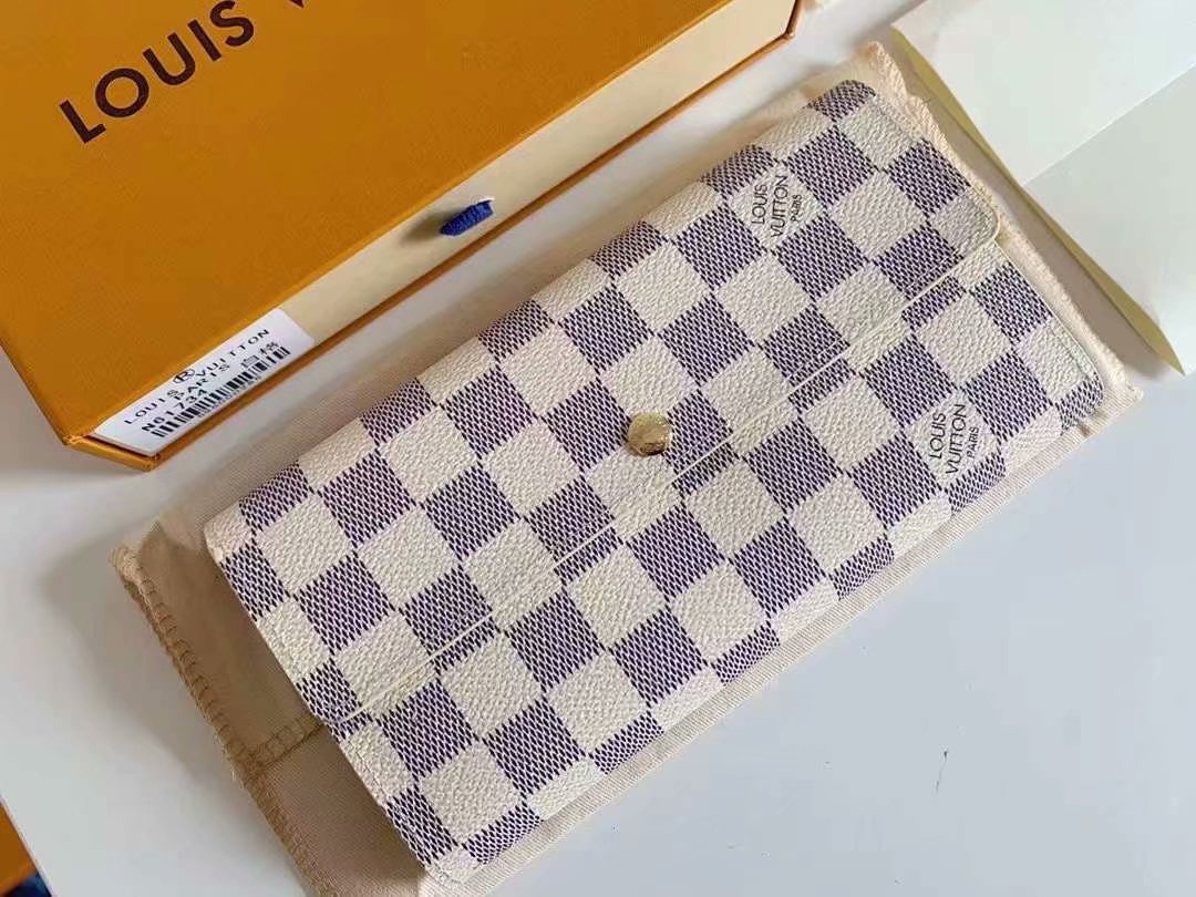 GLM - Top Quality Wallet LUV 138