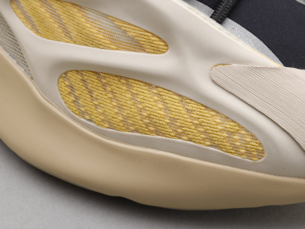 GLM - Yzy 700 Beige Srphym Sneaker