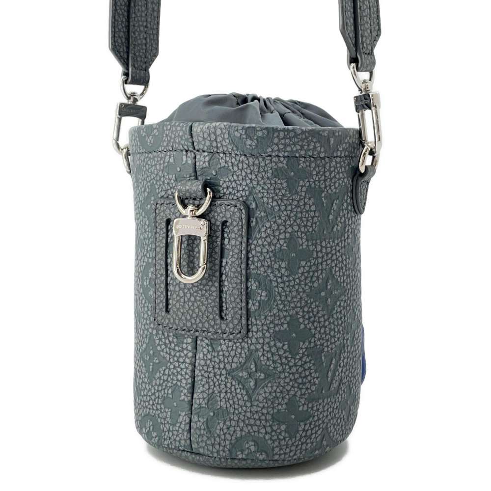 LOUIS VUITTON Chalkãƒ»Pouch granite grayM81572 Taurillon Clamming