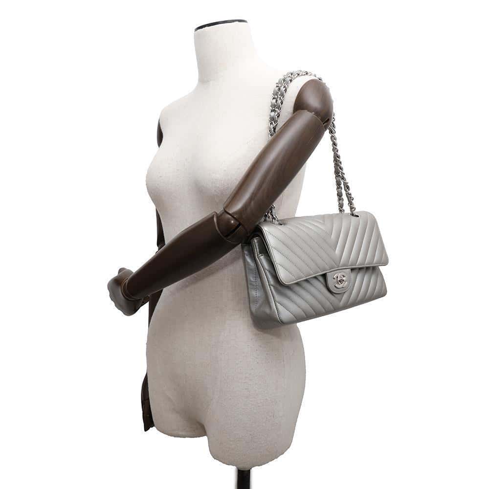 CHANEL Matelasse V Stitch ChainShoulder SilverA01112 Caviar Leather