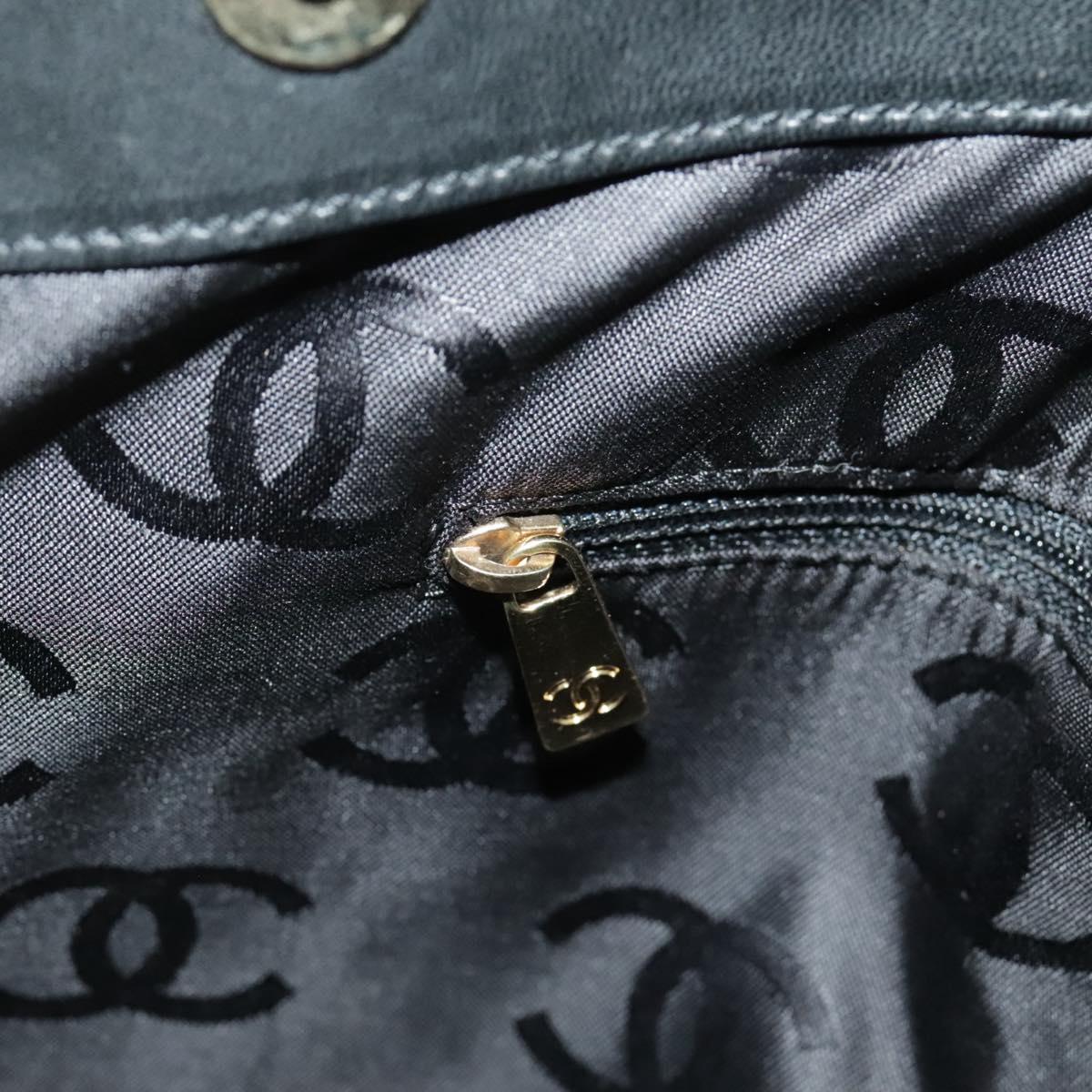 CHANEL Matelasse Hand Bag Velor Black Gold CC 100911