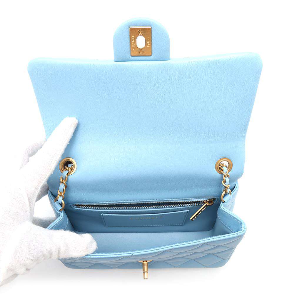 CHANEL MÃƒÆ’Ã‚Â©tiers d'Art Wood Handle ChainShoulder Bag Light BlueAS4151 Lambskin