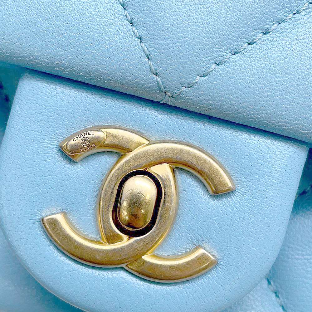 CHANEL MÃƒÆ’Ã‚Â©tiers d'Art Wood Handle ChainShoulder Bag Light BlueAS4151 Lambskin