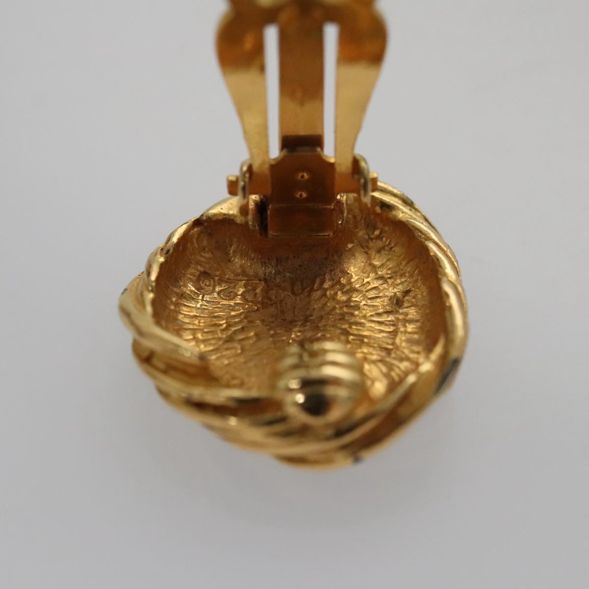CHANEL Earring metal Gold CC 103473