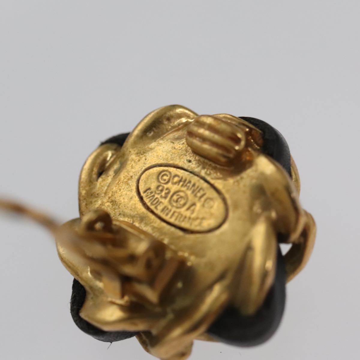 CHANEL Earring metal Gold CC 103474