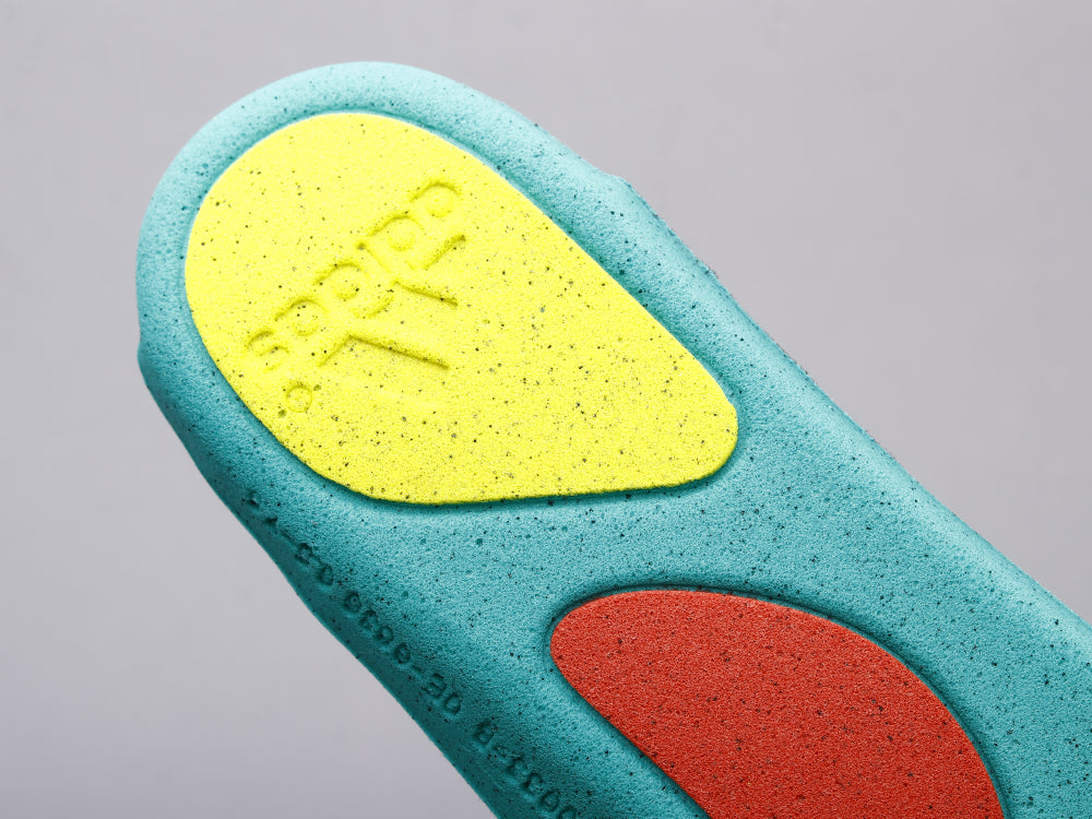 GLM - Yzy 700 Azael Alien Sneaker