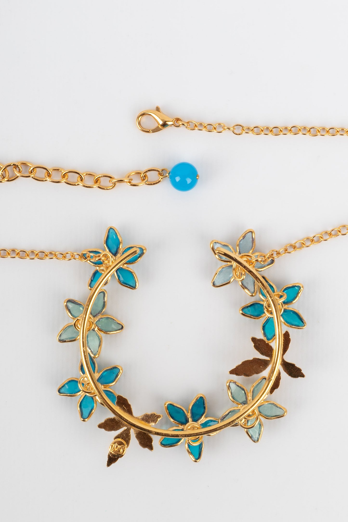 Collier Augustine