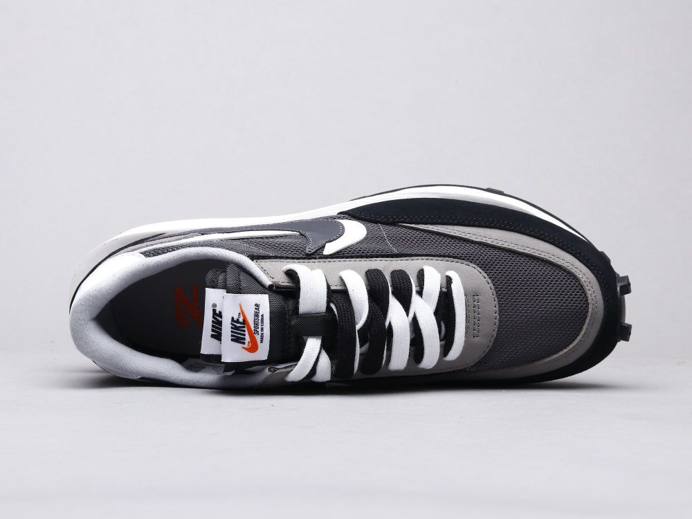 GLM - NKE Waffle Black & White