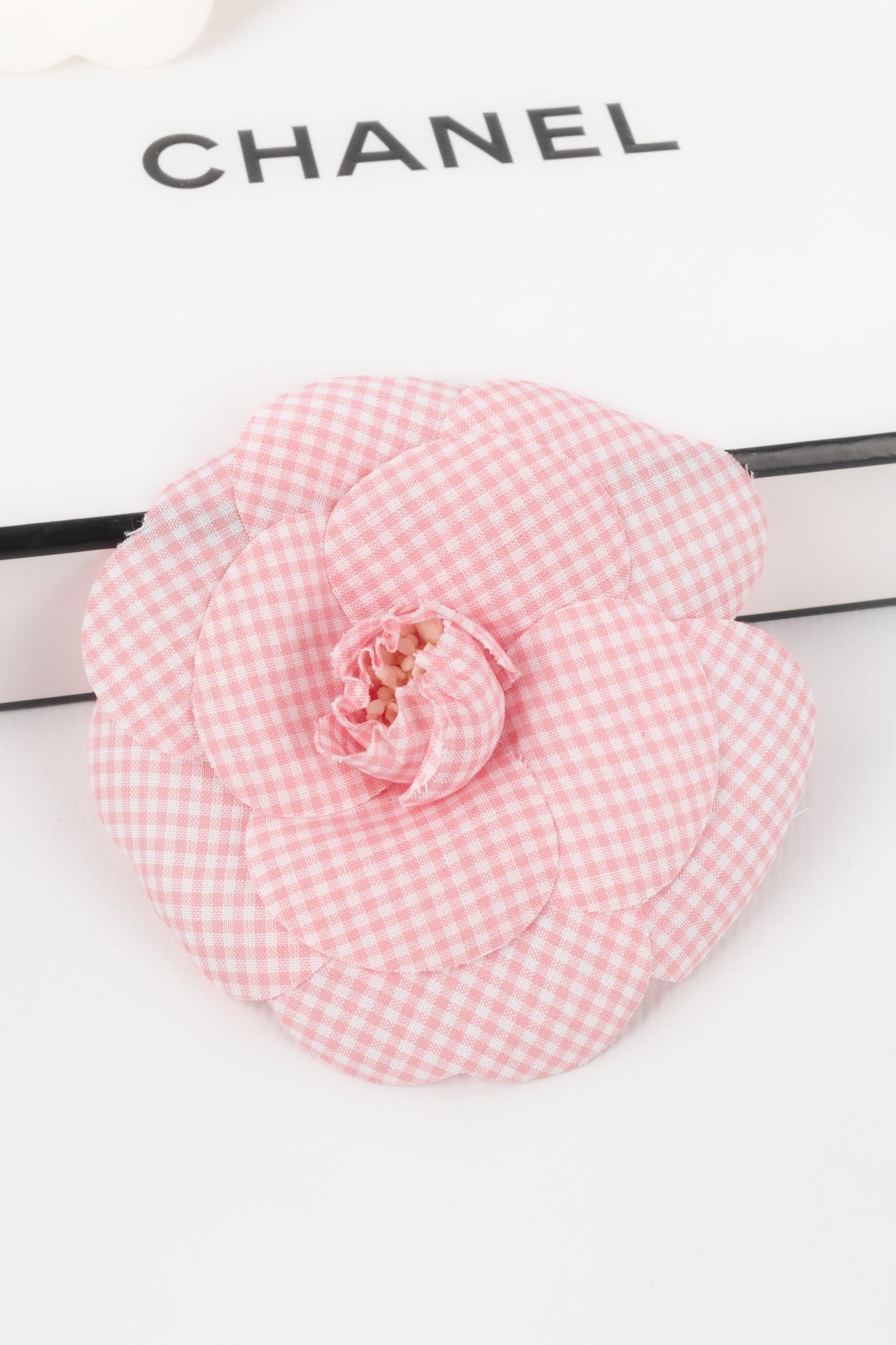 Broche camÃƒÆ’Ã‚Â©lia Chanel