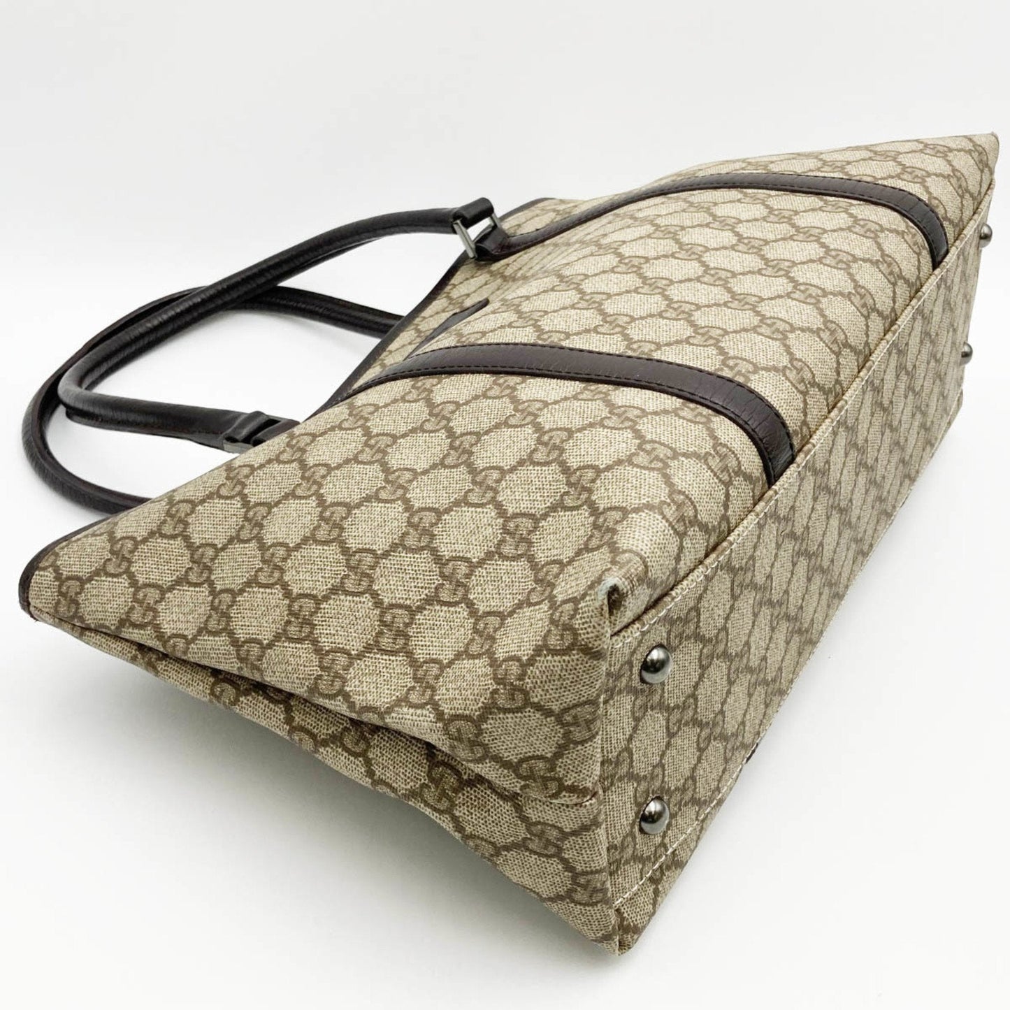 Gucci GG pattern