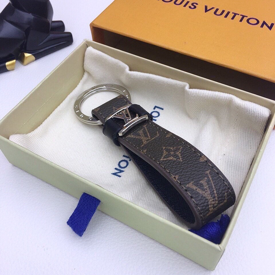 GLM - Top Quality Keychains LUV 004
