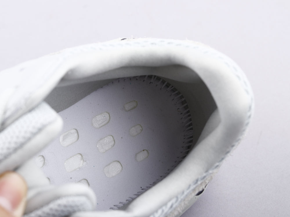 GLM - Yzy 700 Salt Sneaker