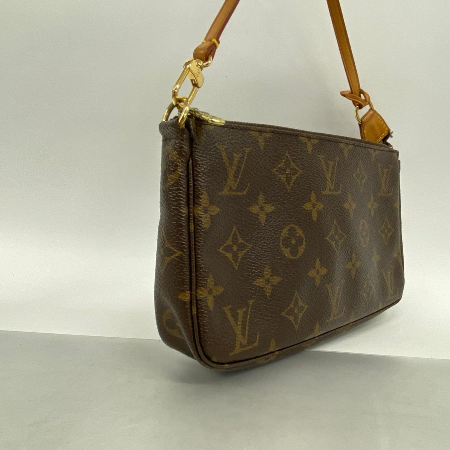 Louis Vuitton Pochette Accessoire  Canvas Clutch Bag ()