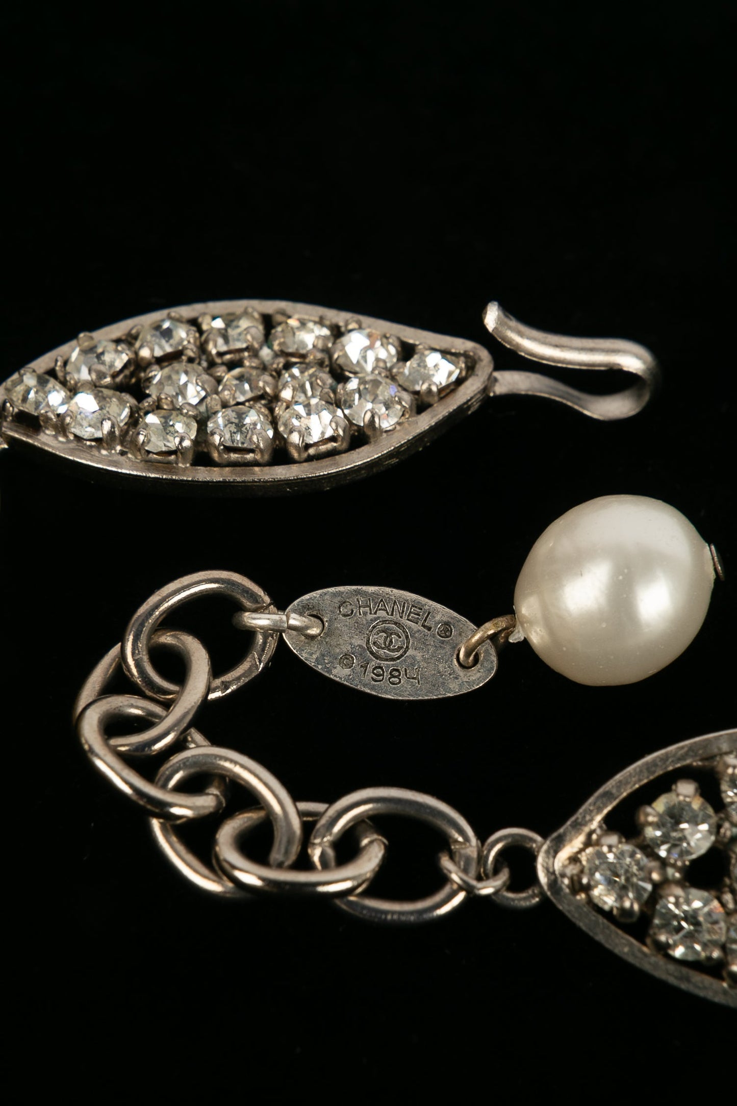 Collier camÃƒÆ’Ã‚Â©lia Chanel 1984