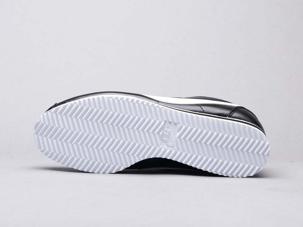 GLM - NKE A generation of black and white leather