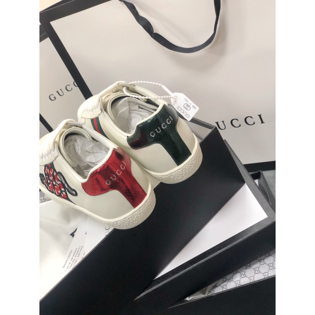 GLM-GCI Embroidered  Ace Sneaker 080