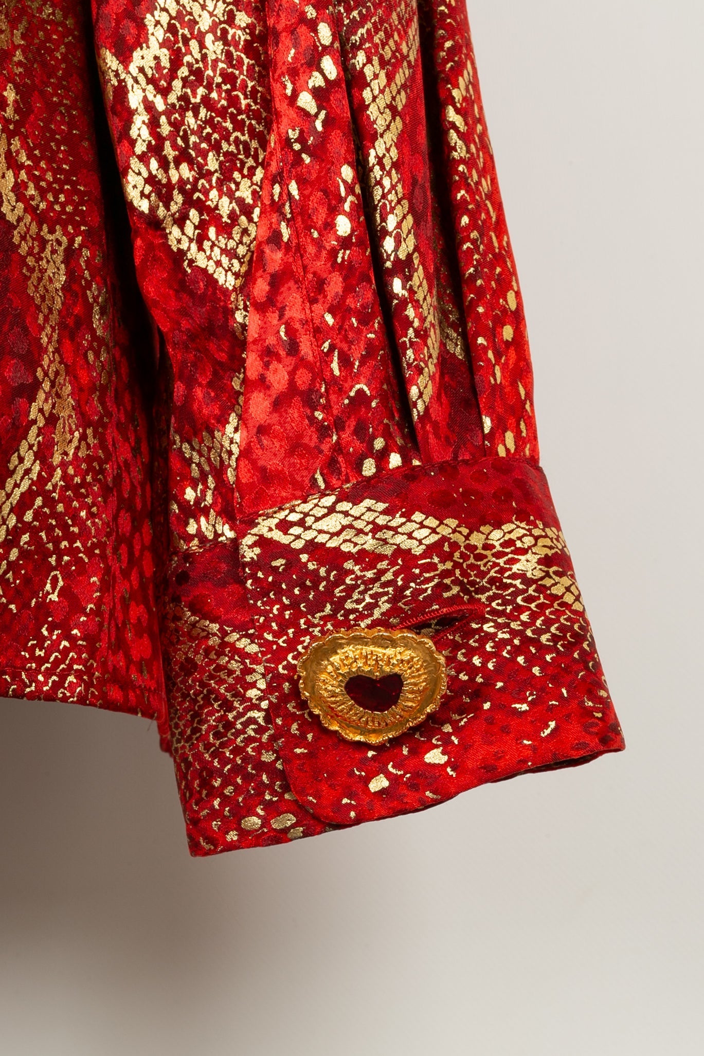 Top Yves Saint Laurent