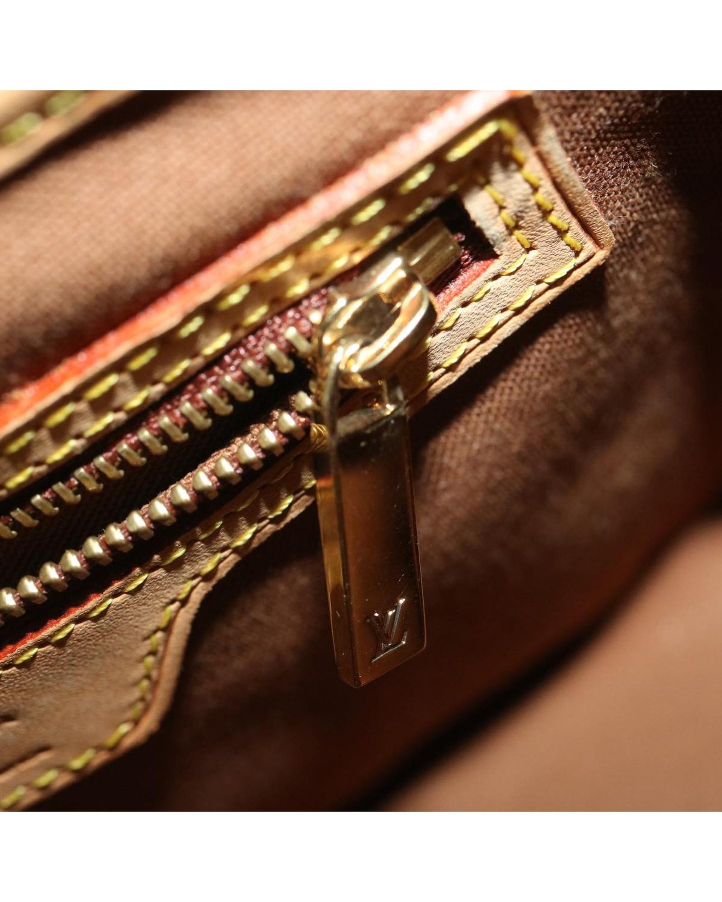 Miu Miu Leather Pink Shoulder Bag with Key Accessory