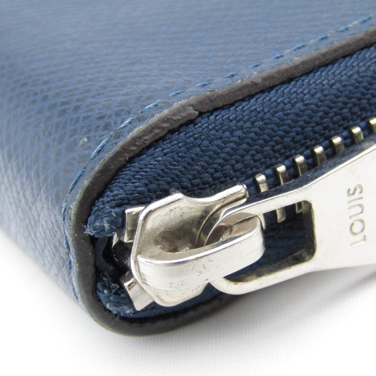 Sophisticated Navy Leather Zippy Wallet