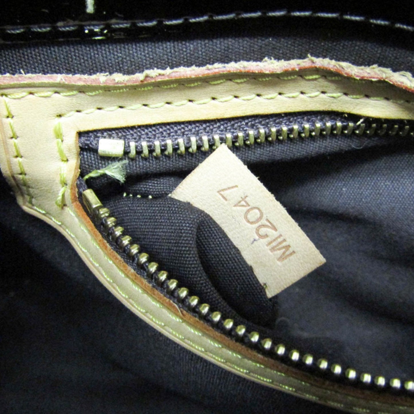 Elegant Vernis Handbag