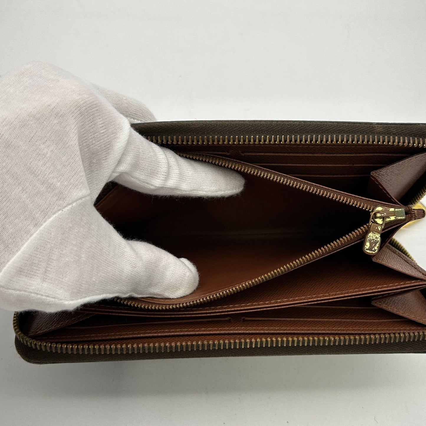 LOUIS VUITTON Monogram Canvas Zippy Wallet 2101218254426