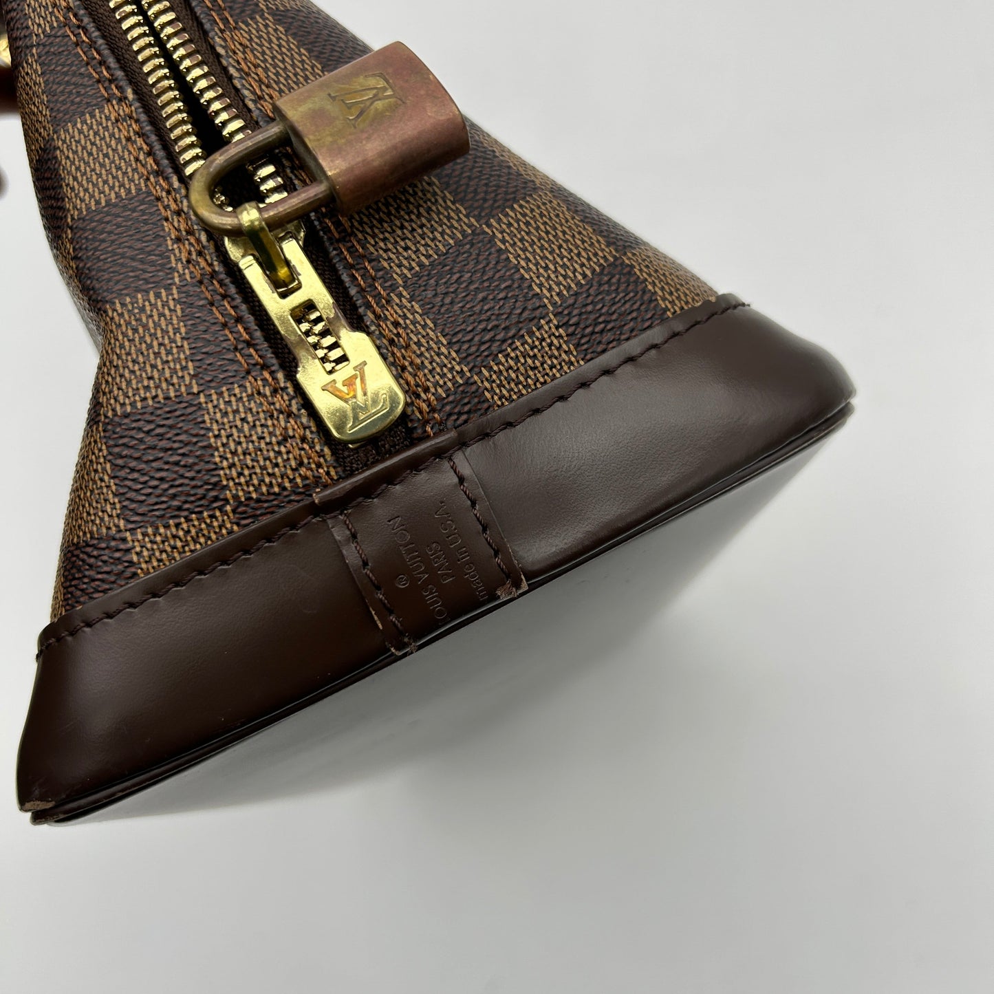 LOUIS VUITTON Damier Ebene Alma Hand Bag B113024VZG