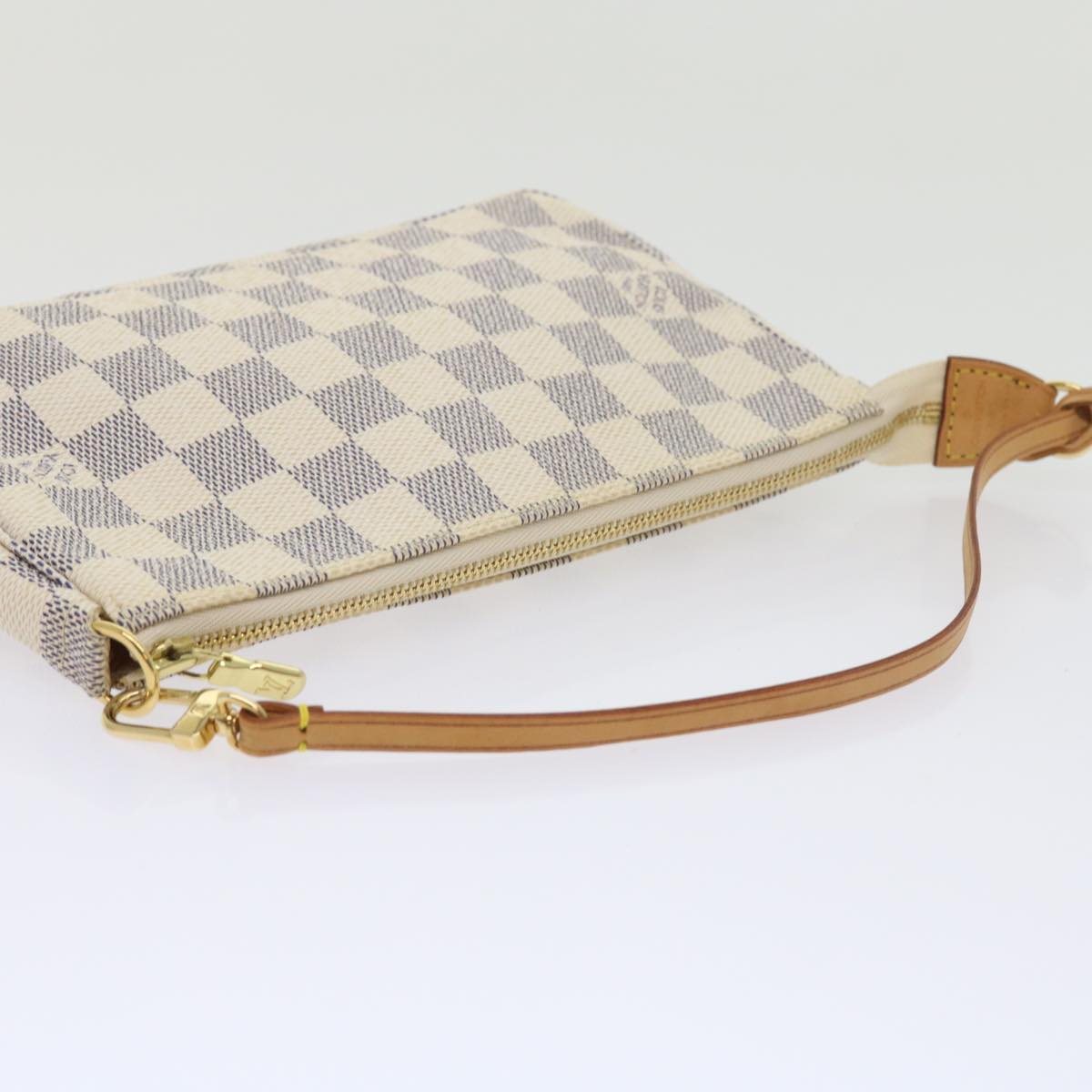 Louis Vuitton Pochette Accessoires  Canvas Clutch Bag ()