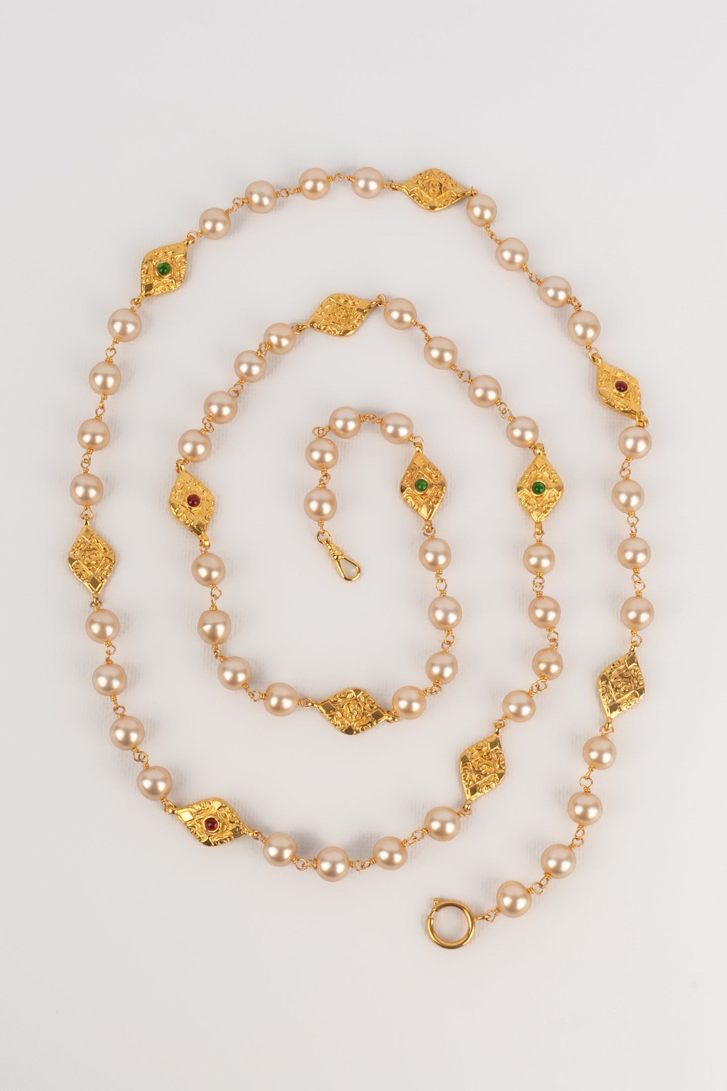 Collier de perles Chanel