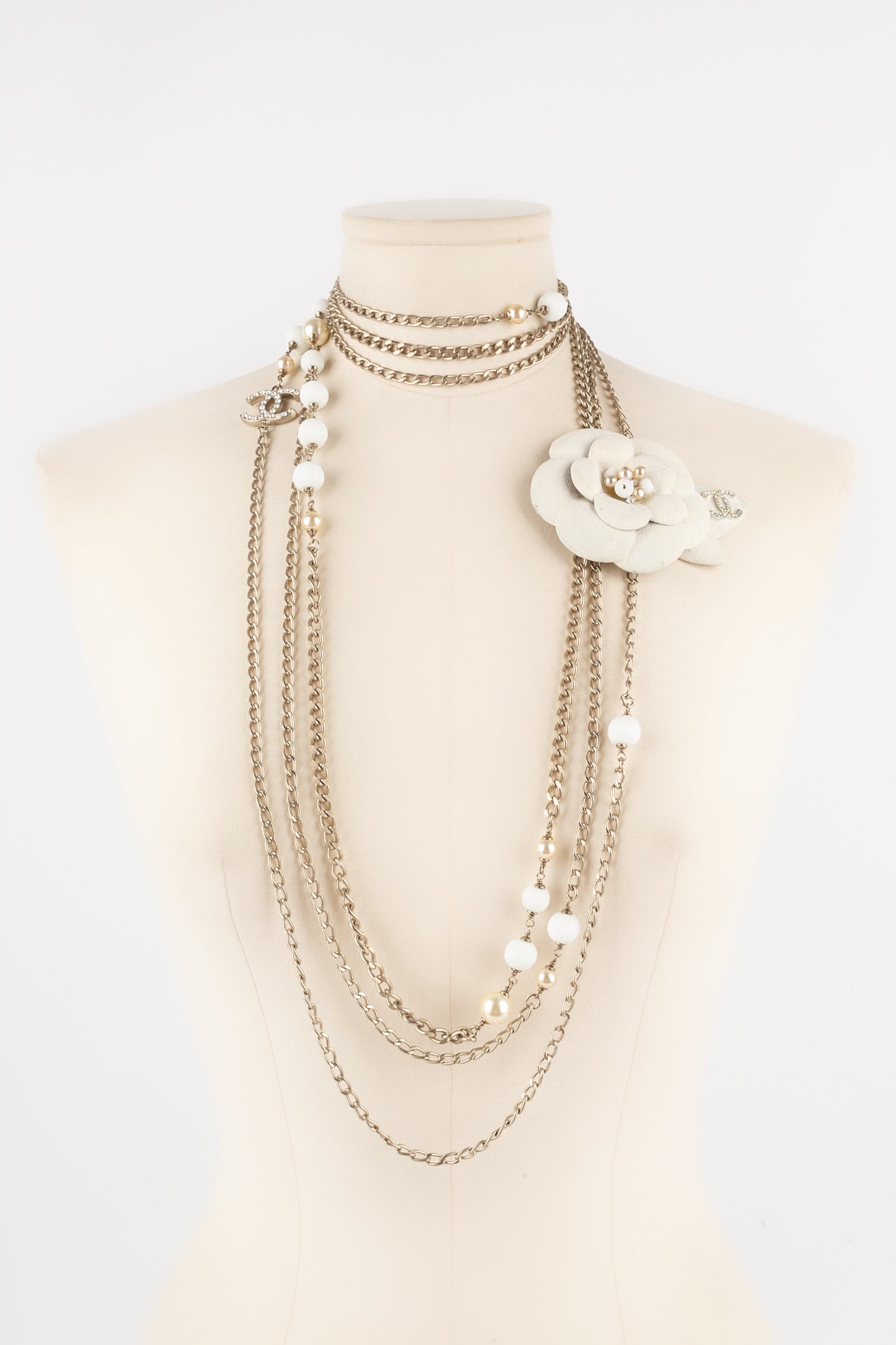 Collier camÃ©lia Chanel 2005
