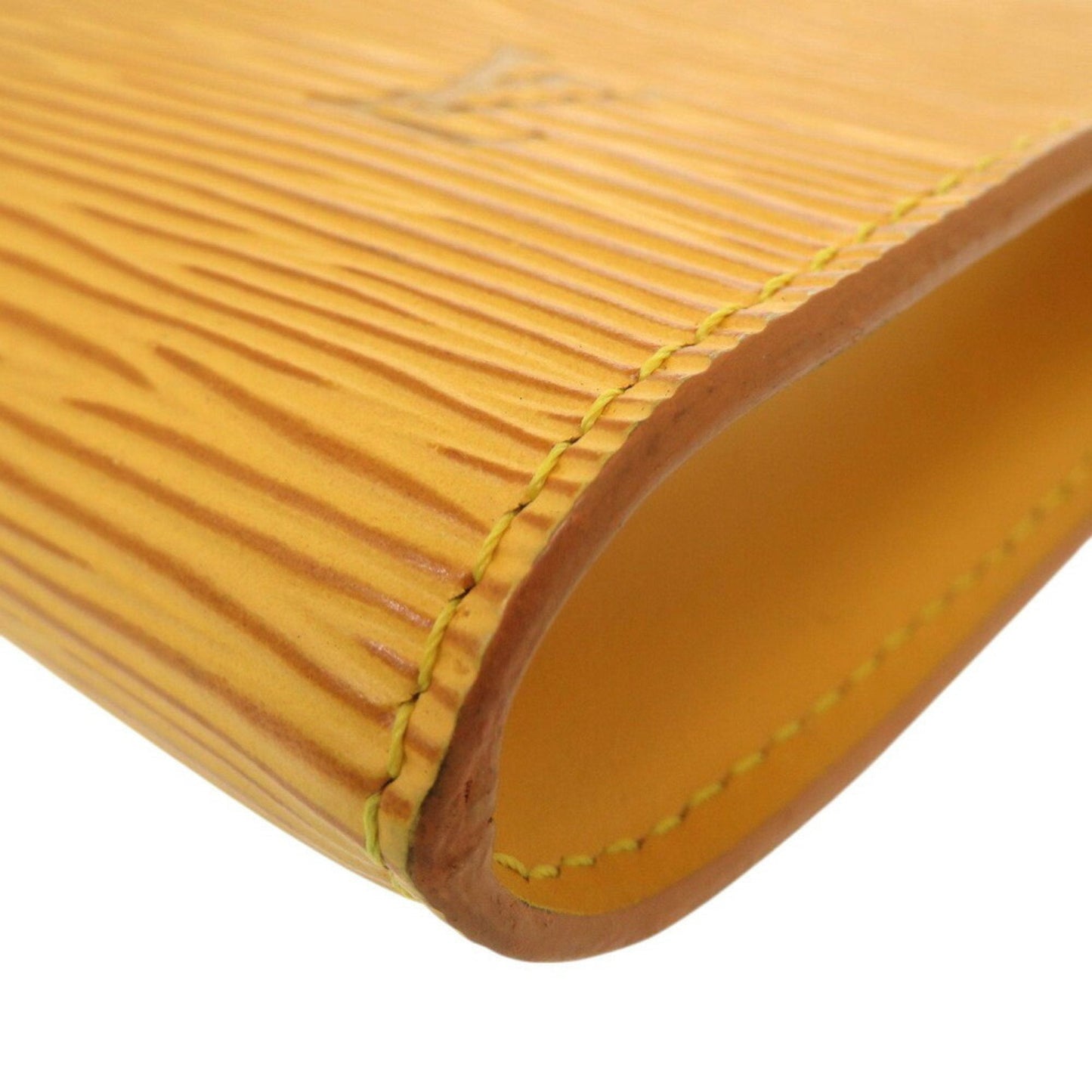 Pochette Epi Leather Clutch