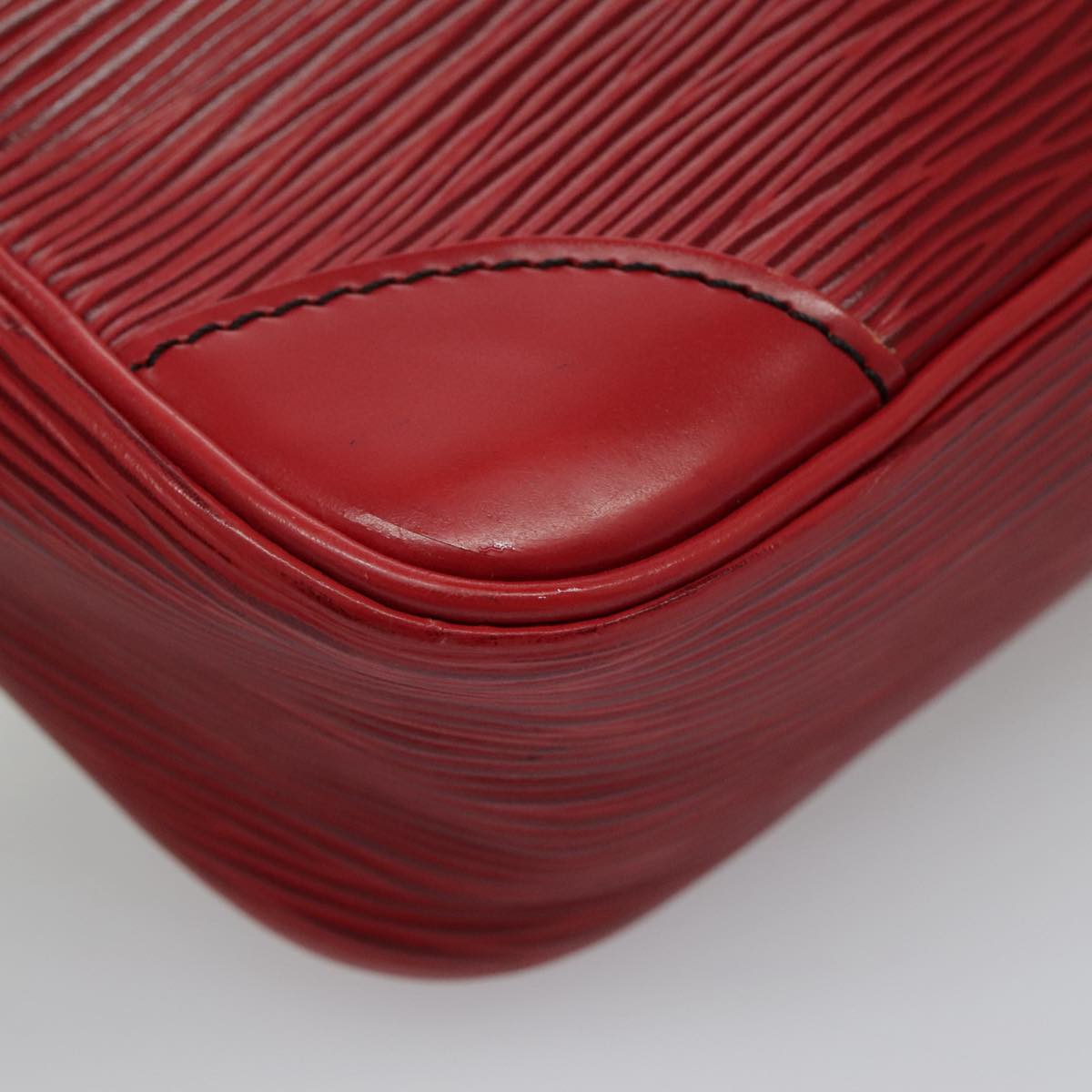 Pochette Epi Leather Crossbody Bag