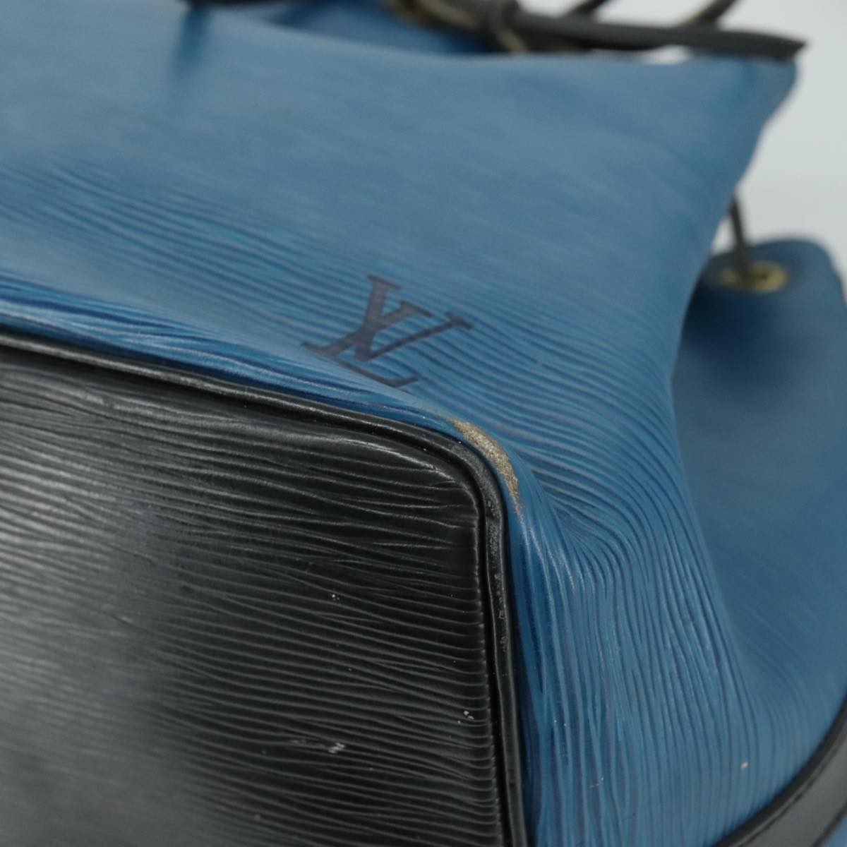 Petit Noe Leather Bucket Bag