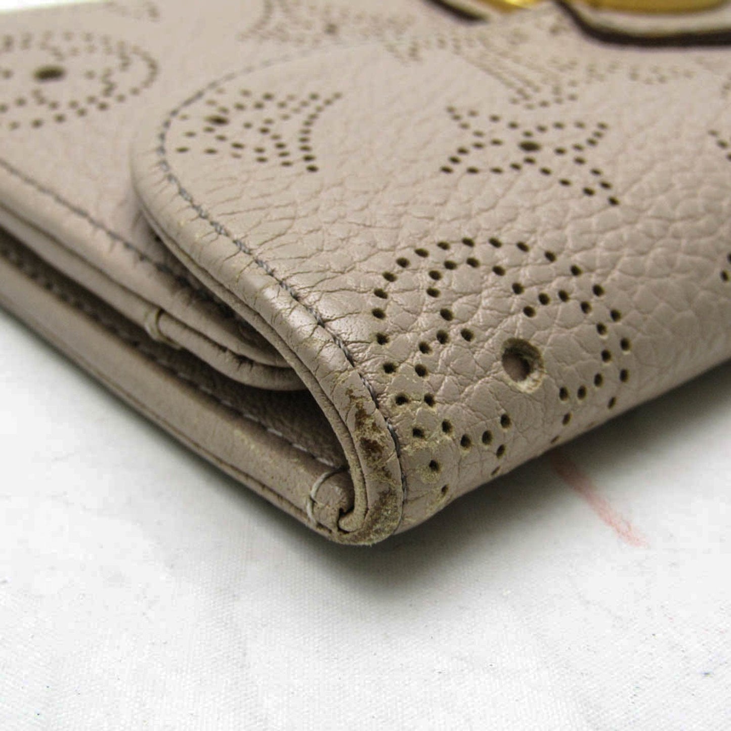 Leather Amelia Wallet with Slight Scratches and Rubbed Edges