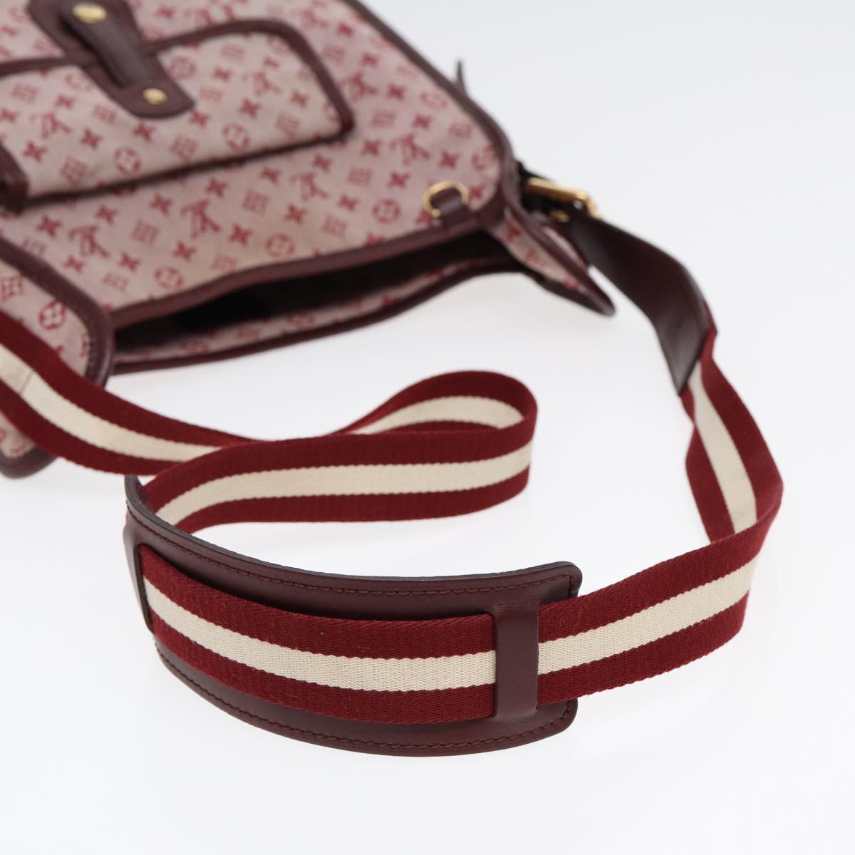 Monogram Canvas Pochette M95218