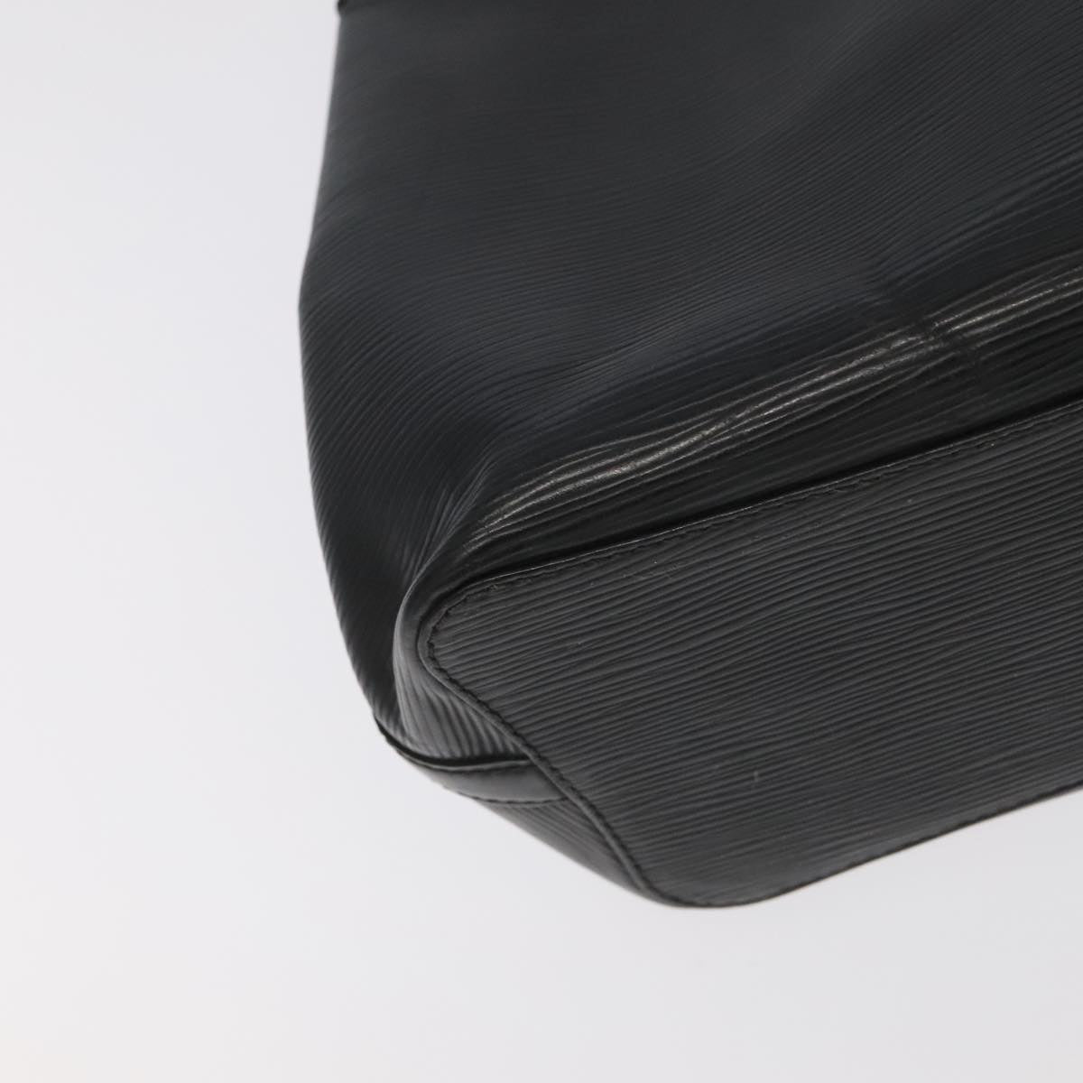 Willow PM Shoulder Bag Black Epi Leather
